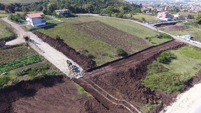 Başiskele’de Yol Açma Ve Genişletme Çalışmaları Sürüyor