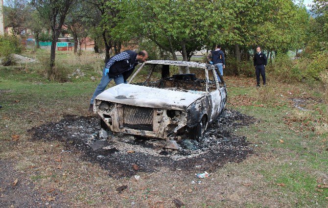 Uyandığında Arabasını Küle Dönmüş Olarak Buldu