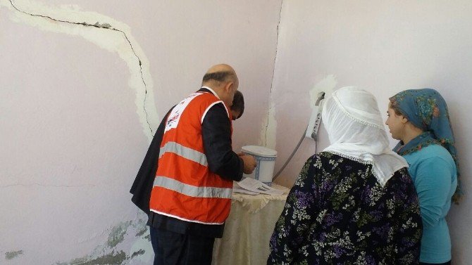 Baykan’da Terör Mağduru İhtiyaç Sahiplerine ’Kızılay Kartı’