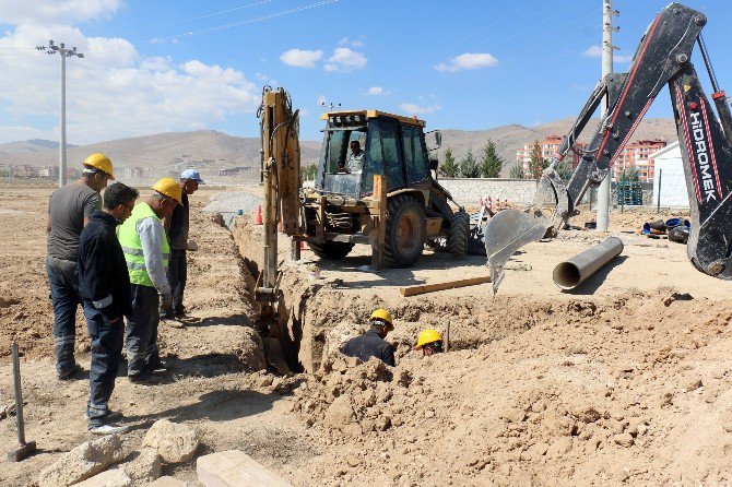 Merkezdeki 7 Mahallede Su Şebeke Çalışması Tamamlandı