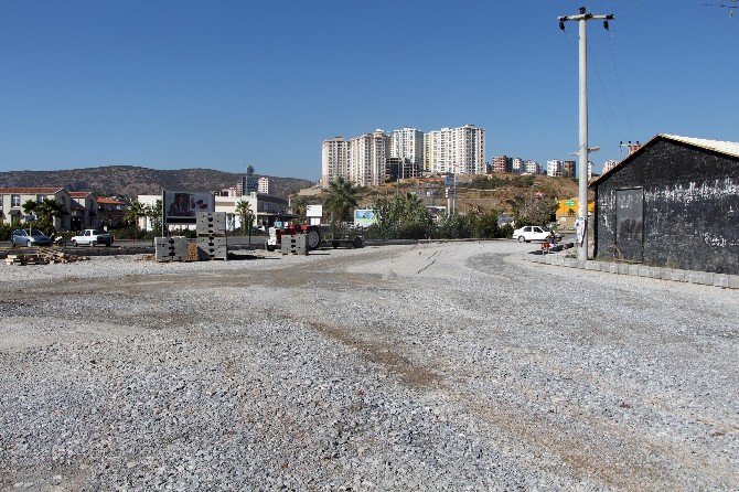 Kuşadası’nda Yol Yapım Çalışmaları