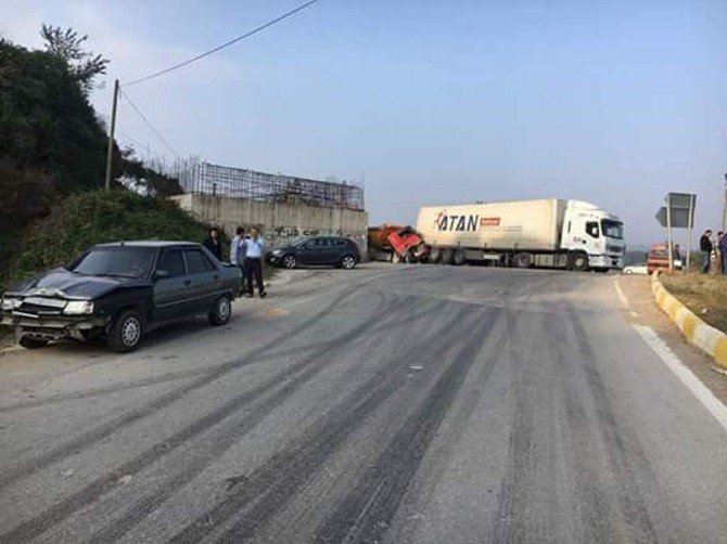 Sakarya’da Zincirleme Trafik Kazası: 1 Yaralı