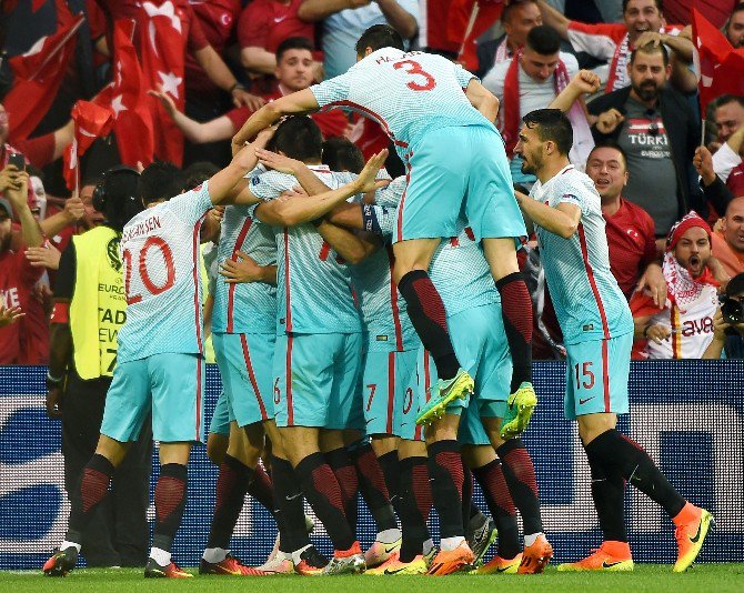 A Milli Takım, Kritik Virajdan Kayıpsız Geçmek İstiyor