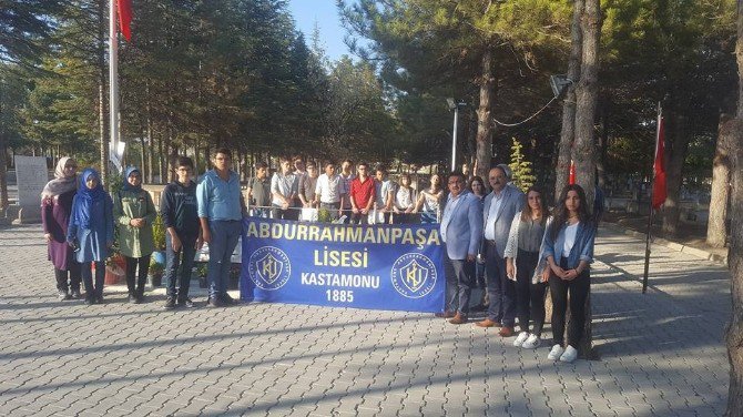 Abdurrahmanpaşa Lisesi, Şehit Halisdemir’in Kabrini Ziyaret Etti