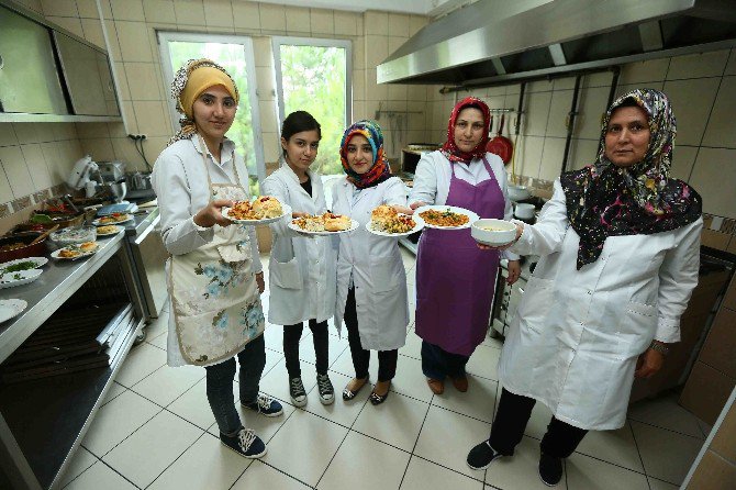 Bağcılarlı Kadınlar Meslek Öğrenerek, Kendi İşlerini Kuruyor