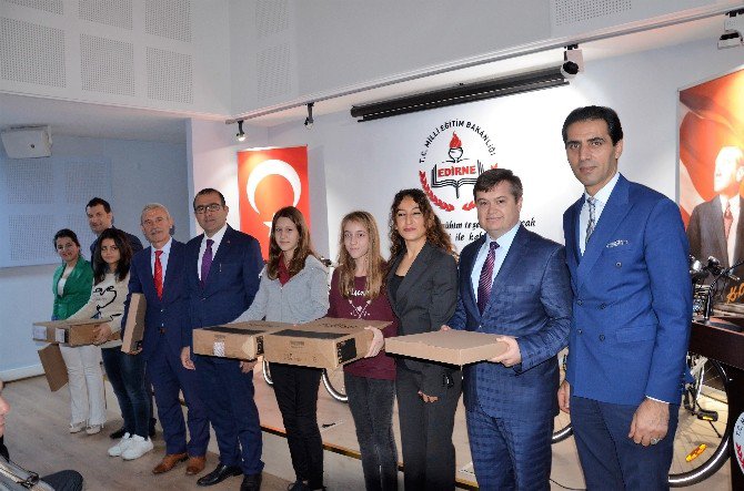 Edirne’de ‘Öğrenciler Ab’yi Öğreniyor Projesi’ Yarışmalarında Dereceye Girenlere Ödül