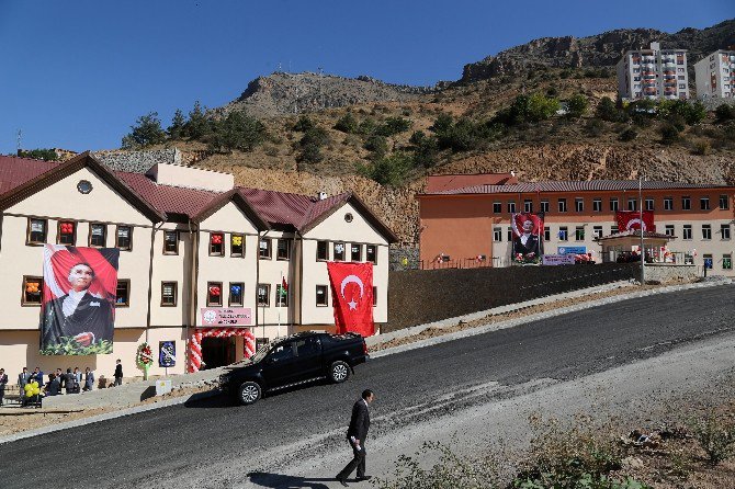 Gümüşhane’de 2 Yeni Okul Törenle Açıldı