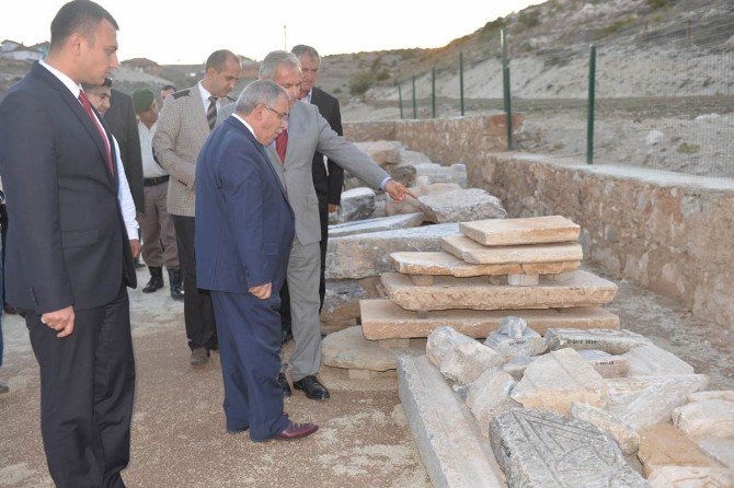 Vali Ahmet Hamdi Nayir: Kureyşler Kazısı, Türkiye’nin Tarihi Zenginliklerinin En Önemli Parçasıdır