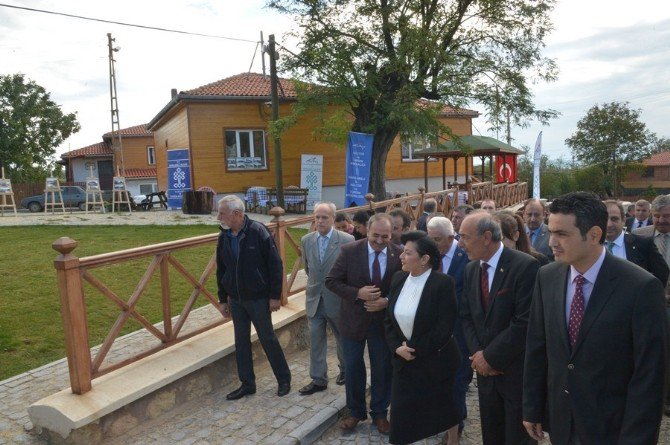 Kırklareli Valisi Civelek, Hamdibey Köyünü Ziyaret Etti