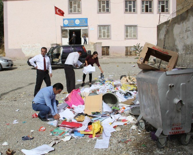 Milli Eğitim Müdürü Samsa Çöp Topladı