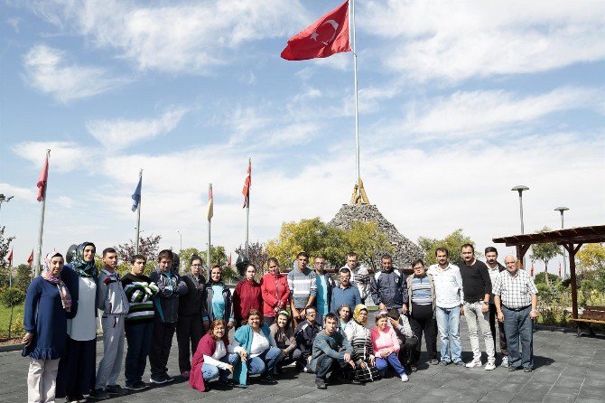 ’Özel İnsanlar’dan 15 Temmuz Şehitlerine Dua