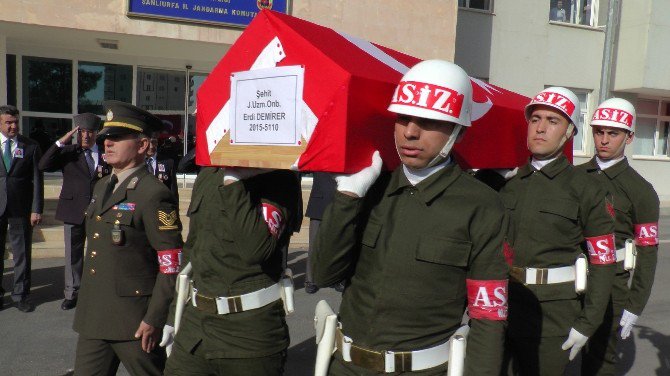 Şanlıurfa’da Şehit Olan Uzman Onbaşının Cenazesi Baba Evine Uğurlandı