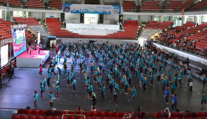 Kayseri Büyükşehir Belediyesi Yüz Binleri Sporla Buluşturmaya Devam Ediyor