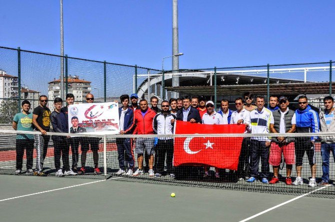 Şehit Ömer Halisdemir Tenis Turnuvası Tamamlandı