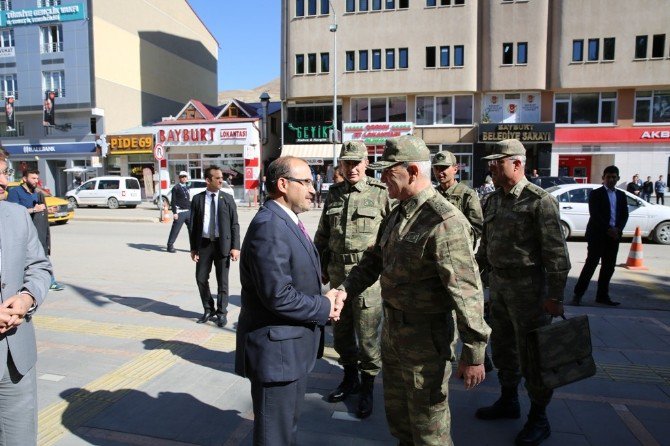 Orgeneral İsmail Serdar Savaş, Vali İsmail Ustaoğlu’nu Ziyaret Etti