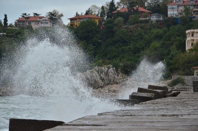 Zonguldak’ta Dalga Boyu 5 Metreyi Aştı