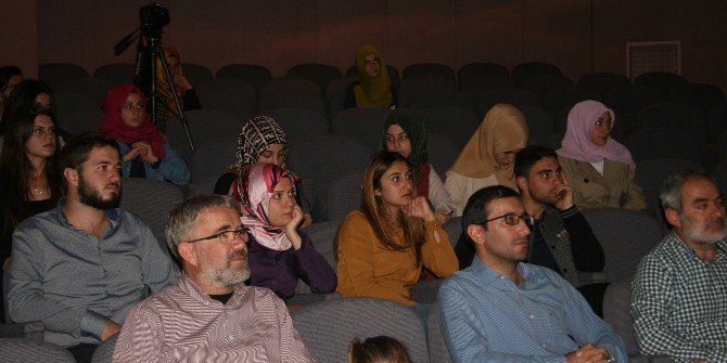 İstanbul Üniversitesi Sosyoloji Bölümü Öğretim Üyesi Doç Dr. Lütfi Sunar: