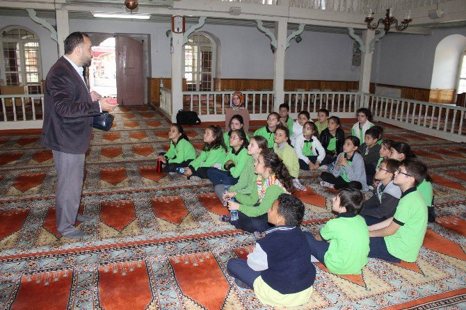 Öğrencilerden Cami Ziyareti