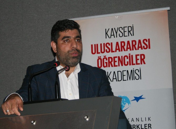 İstanbul Üniversitesi Sosyoloji Bölümü Öğretim Üyesi Doç Dr. Lütfi Sunar: