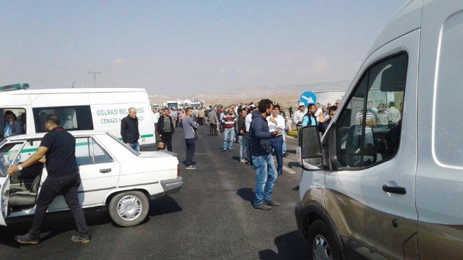 Ölümlü Kazaları Protesto Eden Vatandaşlar, Konya Yolunu Trafiğe Kapattı