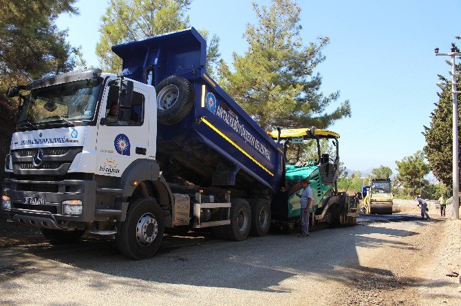 Gazipaşa Doğanca Grup Yolunda Son Etap Asfaltlanıyor