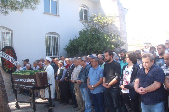 Bergama’nın Efsane Muhtarı Kalbine Yenildi