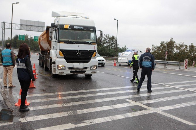 Büyükşehir Ekipleri Kaçak Atığa Geçit Vermiyor