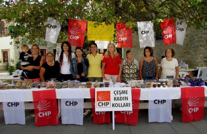 Chp Çeşme Kadın Kollarından Minik Öğrencilere Destek Kermesi