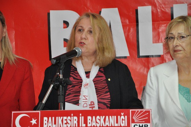 Bahriye Üçok Anıldı