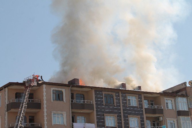 Iğdır’da Korkutan Yangın