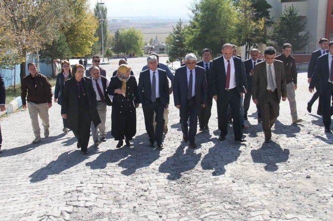 Kars Valisi Rahmi Doğan, Kyk Yurtlarını İnceledi