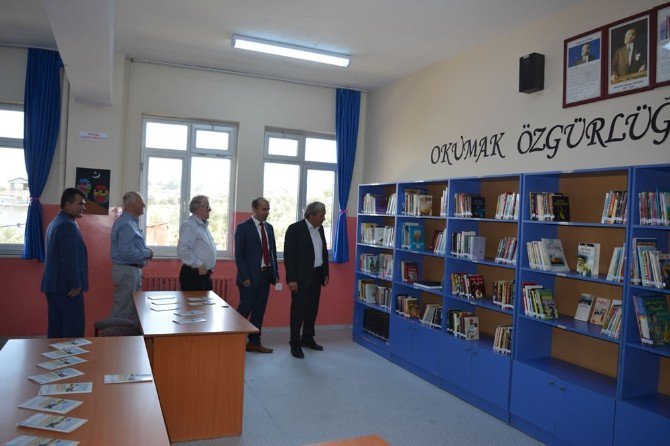 Hayırsever Araştırmacı Yazar İşcan, Osmaneli’ye İkinci Kütüphanesini Kazandırdı