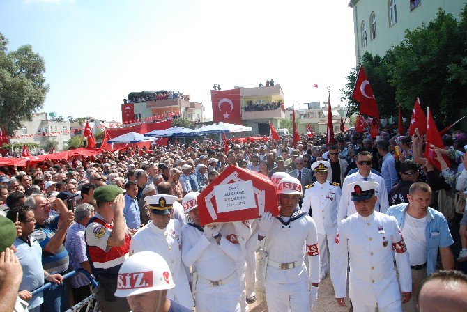 Mersin Şehidini Son Yolculuğuna Uğurladı