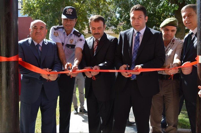 İvrindi De Halk Eğitim Sergisi’ne Yoğun İlgi