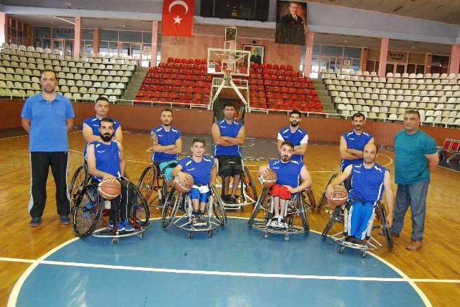 Büyükşehir’de Engelli Basketçiler Göz Kamaştırıyor