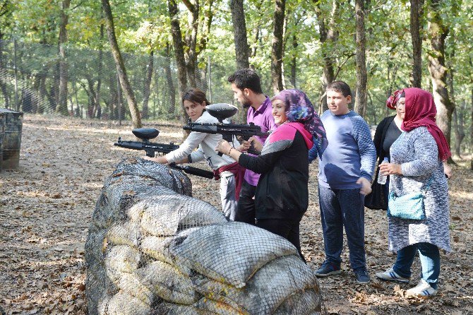 Otizmli Çocuklar, Tuzla Belediyesi Gençlik Kampı’na Katıldı