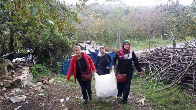 Ak Parti Akçakoca Kadın Kolları Yaşlıları Ziyaret Etti