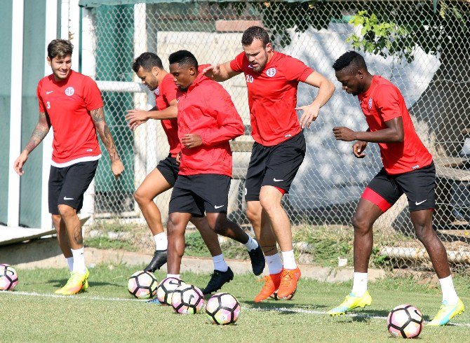 Antalyaspor’da Çaykur Rizespor Mesaisi Devam Ediyor