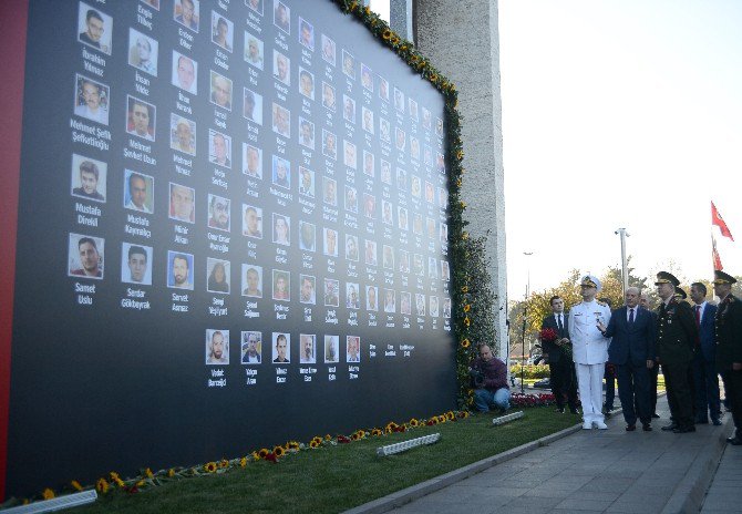 Genelkurmay Başkanı Orgeneral Akar’dan İstanbul Büyükşehir Belediyesi’ne Taziye Ziyareti