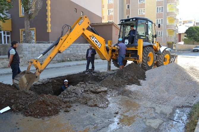 Muş Belediyesinden Su Ve Kanalizasyon Çalışması