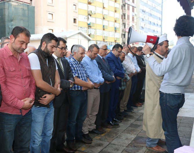 Halep’teki Şehitler İçin Trabzon’da Gıyabi Cenaze Namazı Kılındı