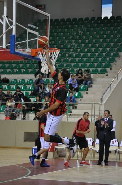 Nesine.com Eskişehir Basket, Sakarya Deplasmanında