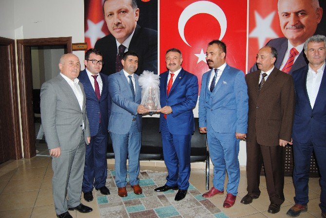 Özkan’dan Ak Parti’ye Ziyaret