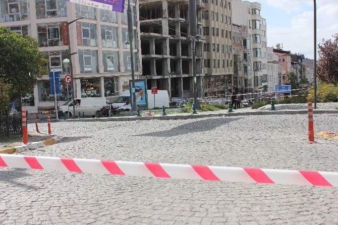 İstanbul’da Şüpheli Paket Polisi Alarma Geçirdi