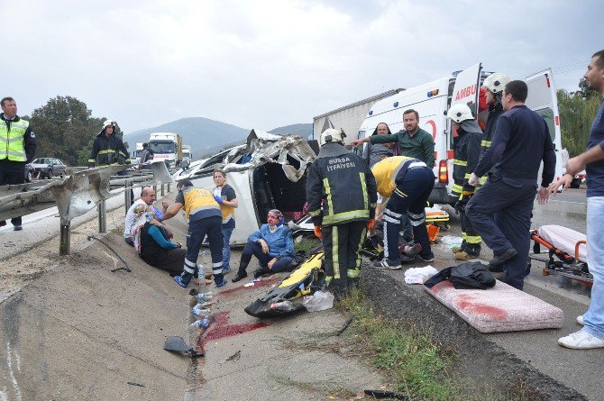 İnegöl’de Yağmurla Gelen Kazalarda 11 Kişi Yaralandı