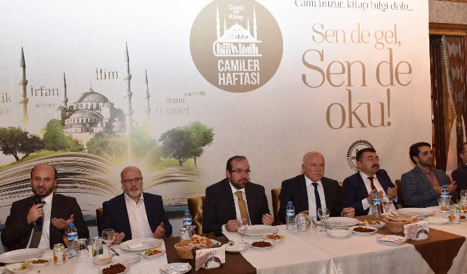 Sekmen: “Vahdet Olup Kur’an-ı Kerim’e Daha Çok Sarılalım”