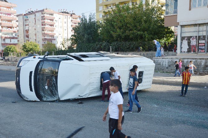 Diyarbakır’da Trafik Kazası: 5 Yaralı