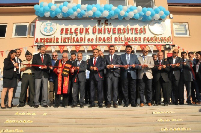 Akşehir’in Yeni Fakülte Binası Törenle Hizmete Açıldı