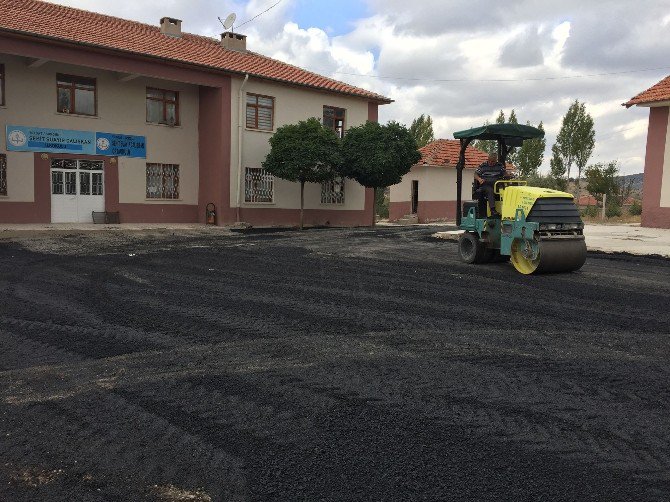 Sorgun Şehit Şuayip Çalışkan İlkokulu Bahçesi Asfaltlandı