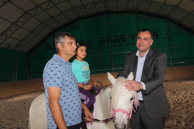 Miniklerin Heyecanla Beklediği ’Pony Park’ Açıldı